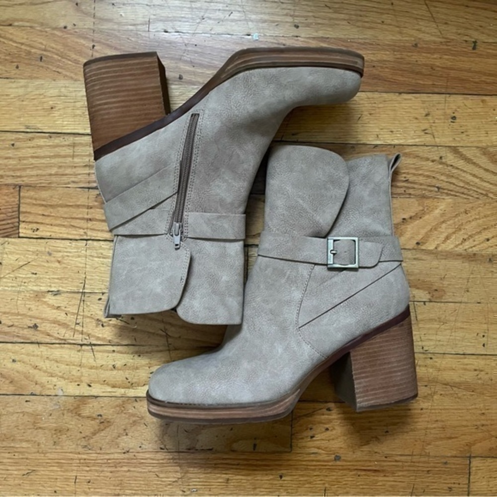 Korks Boots Size 11